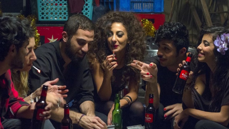 Bar Bahar (In Between)