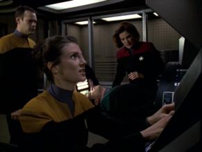 292px-Harren,_Celes,_Telfer,_and_Janeway_aboard_Delta_Flyer 292px-Harren,_Celes,_Telfer,_and_Janeway_aboard_Delta_Flyer