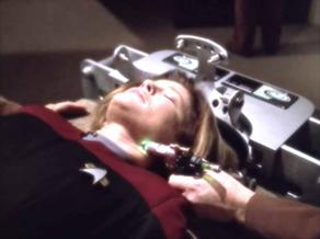 292px-Kathryn_Janeway_treated_for_Dysphoria_Syndrome 292px-Kathryn_Janeway_treated_for_Dysphoria_Syndrome