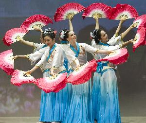 chinesenewyearspectacle.jpg