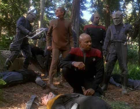 ds9_crew_with_jemhadar.jpg