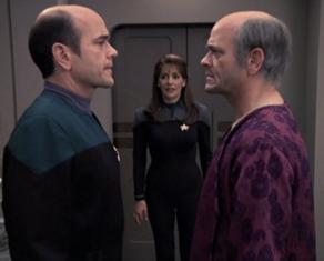 292px-Deanna_Troi_with_the_Doctor_and_Lewis_Zimmerman
